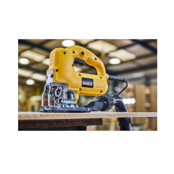 Serra de Recortes 550W Eletrónica